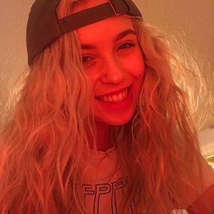 Meet your Posher, Chloe